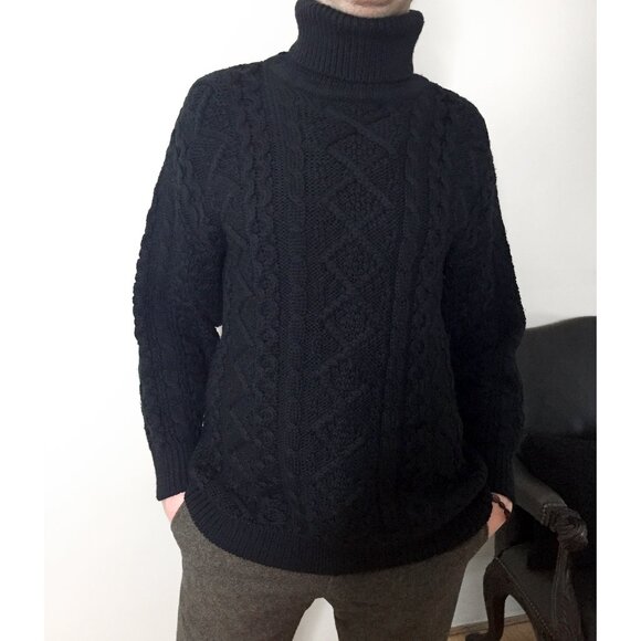 Luxury Cable Knit Turtleneck Sweater – Thick Knit | Classic Winter Essential - Picture 1 of 4